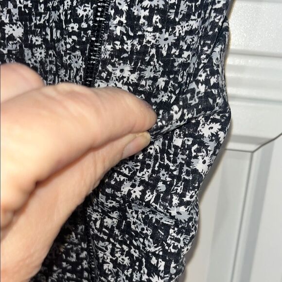 Lululemon Sole Training 7/8 Tight Size 4 - Picture 8 of 14